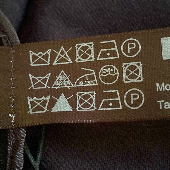 NWT. Massimo Dutti Navy Blue Wool Blend Midi Skirt with Side Buckle. Size XS. - Picture 11 of 11